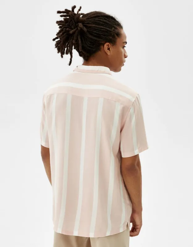 Hemd mit kurzen Ärmeln und Streifen